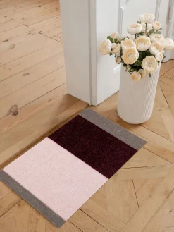 Tica Copenhagen - Smudsmåtte - Stripes Horizon - Bordeaux/Rose/Sand - 40x60 cm